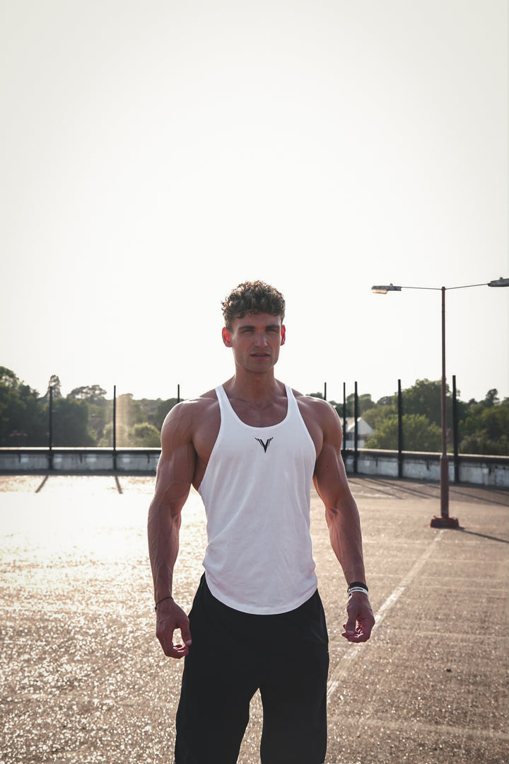 Genesis Stringer in black